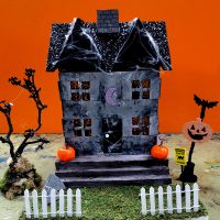 FAMILY CLASS: HAUNTED HOUSES <i>Ages 10+</i>