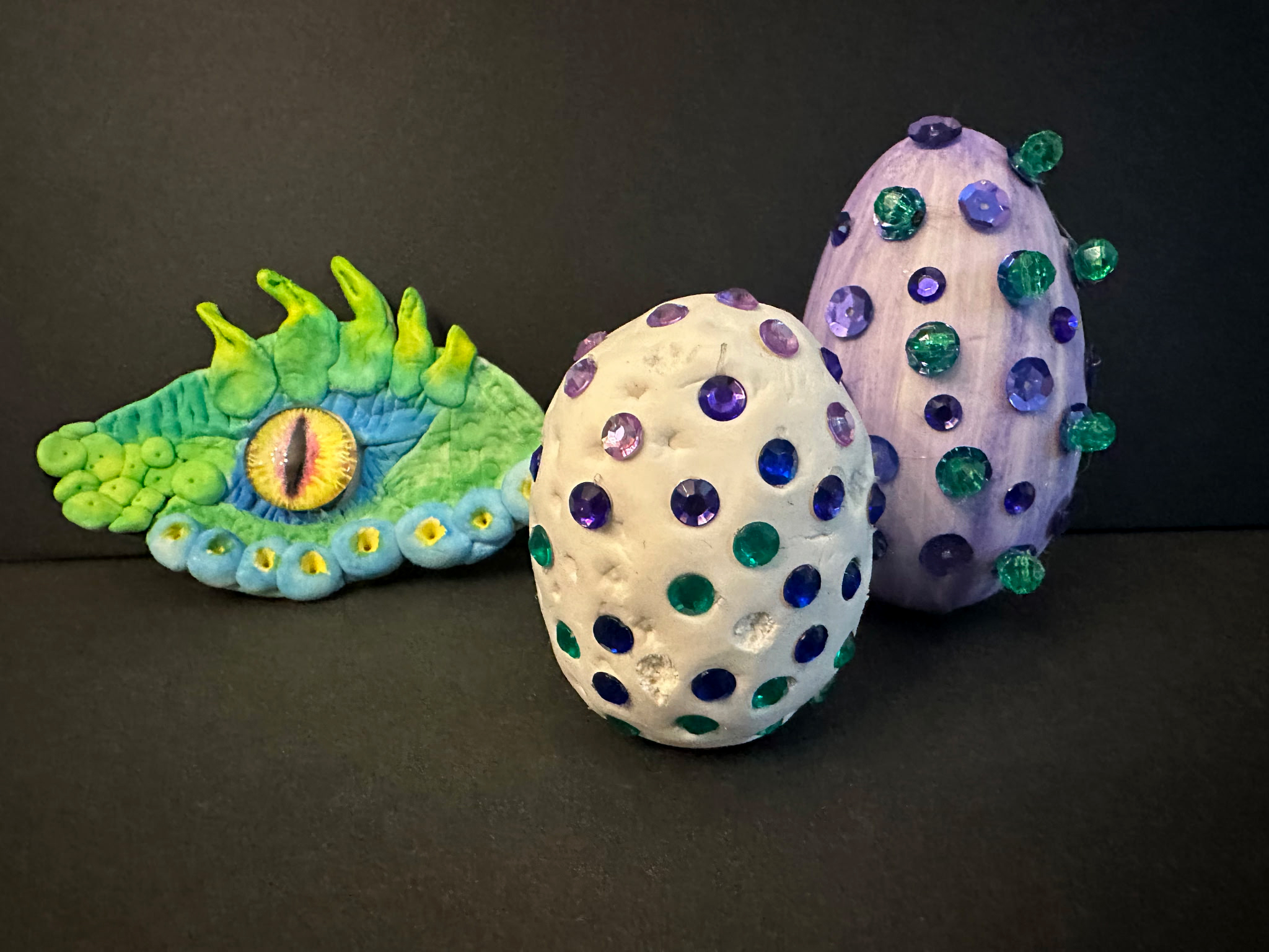 <strong>DRAGONS GALORE</strong> <i>Ages 7+</i>