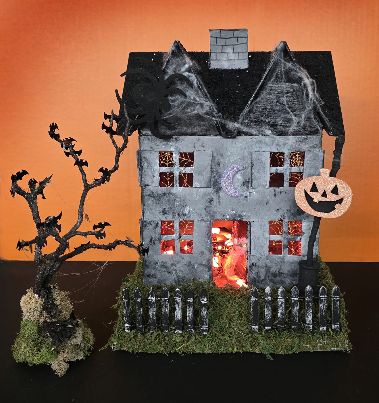 FAMILY CLASS: HAUNTED HOUSES <i>Ages 10+</i> - Image 3